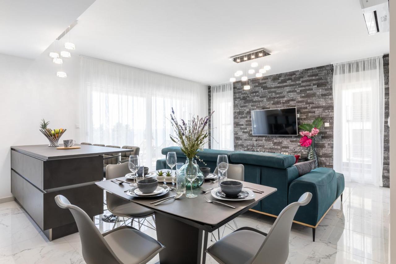 Elysian Zen Luxury Apartment - Two Bedroom Apartment With Terrace And Sea View Split Kültér fotó